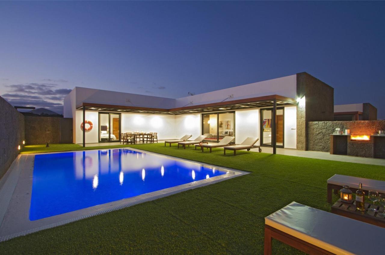 Luxury Los Mojones Villa Short Walk To Old Town Private Heated Pool Villa Los Mojones Angie Puerto Del Carmen Tías Eksteriør bilde