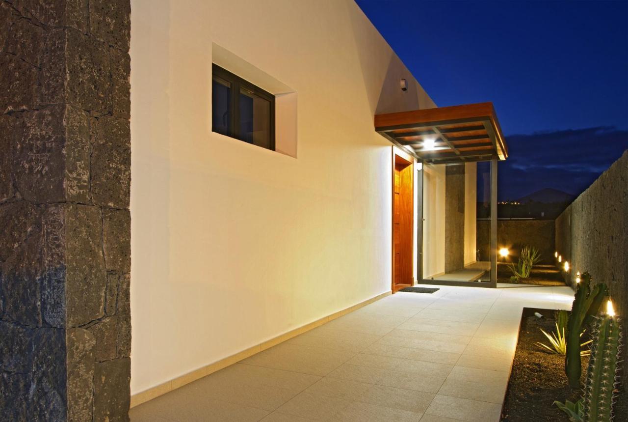 Luxury Los Mojones Villa Short Walk To Old Town Private Heated Pool Villa Los Mojones Angie Puerto Del Carmen Tías Eksteriør bilde