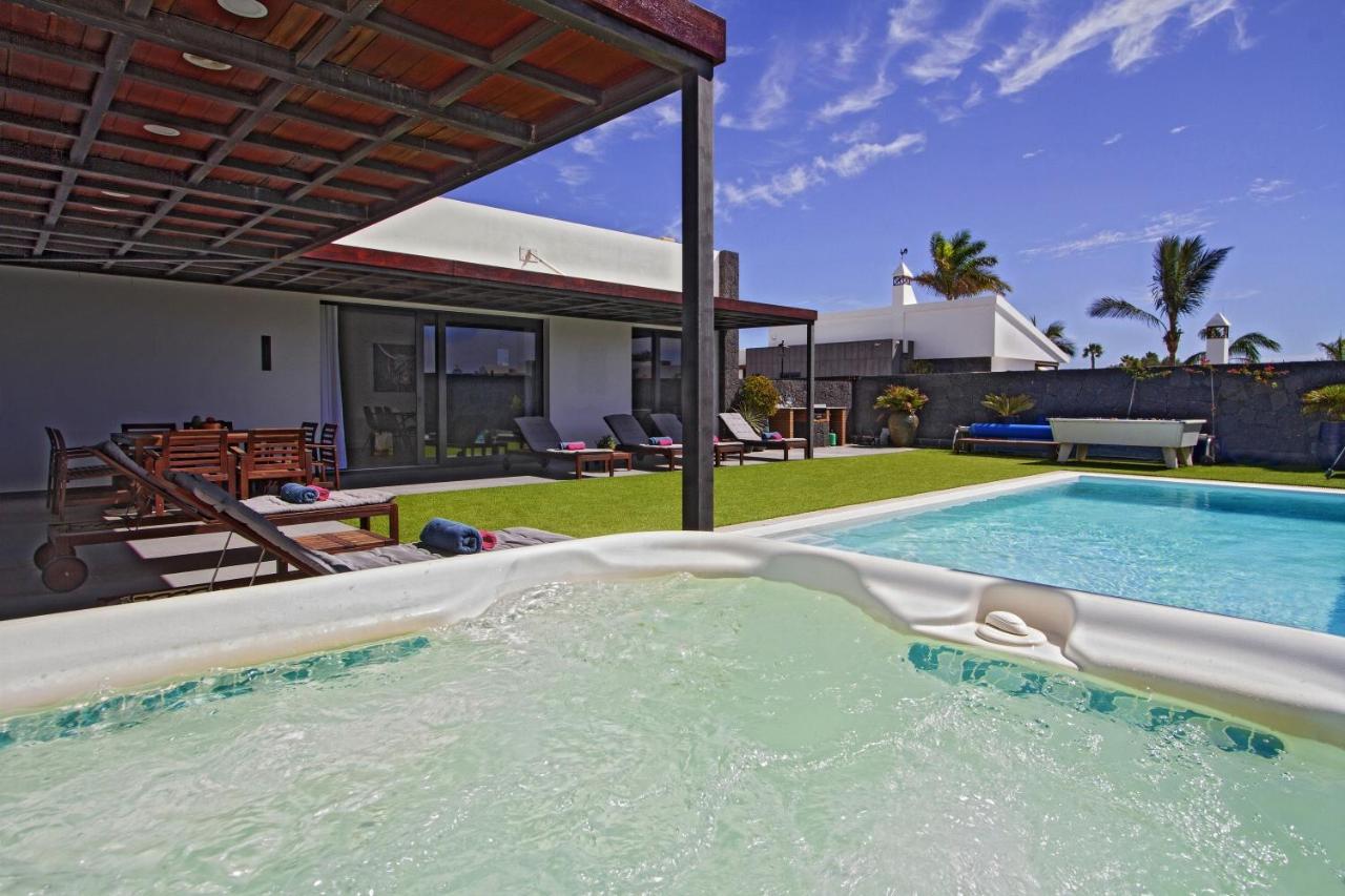 Luxury Los Mojones Villa Short Walk To Old Town Private Heated Pool Villa Los Mojones Angie Puerto Del Carmen Tías Eksteriør bilde